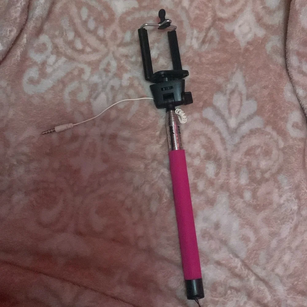 6 Foot extendable selfie stick